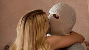 Свадьба проезжает со звуками би - би. ( +18 ).