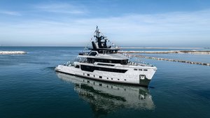 Maverick TOP GUN яхта эксплорер, построенная итальянской верфью Cantiere delle Marche (CDM) 4K HDR