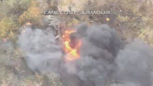 🔥🏴Операторы FPV-дронов 4 ОМСБр ВС РФ уничтожили немецкий танк Leopard 1A5 ВСУ в Константиновке