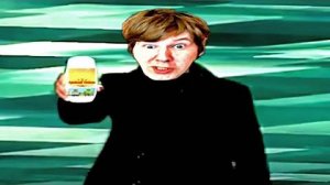 Реактивный Гташник рекламирует шампунь