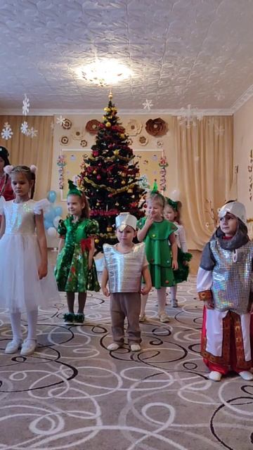 ЁЛОЧКИ-ПЕНЁЧКИ. Музыкальная игра.