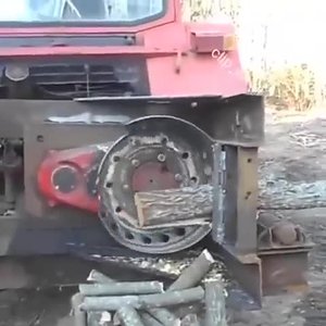 Сильно экономит силы.