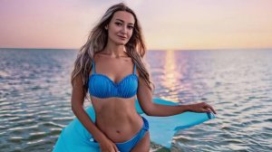 Выходящая из воды женщина (Евгений Евтушенко). Идея и монтаж Татьяны Пантелеевой.