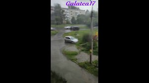 СТРАШНЫЕ ЛИВНИ И ТУЧИ, КОТОРЫЕ МЫ НИКОГДА НЕ ВИДЕЛИ В НАШЕМ ГОРОДЕ / В ЭТО ЛЕТО 2025