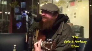 Как БОМЖ по прозвищу Горчица стал популярным, случайно исполнив песню в радио-эфире! 🫵✨👍💫