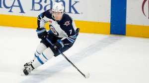 Наместников забросил шайбу в третьем матче НХЛ подряд