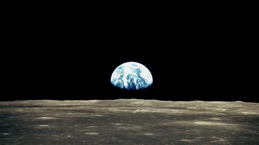 Освоение Луны - Каким оно будет. Огромные базы, дорогой воздух и битва за ресурсы