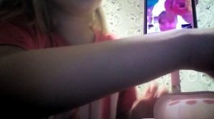 мы показываем канцелярию вместе с моей подругой соней