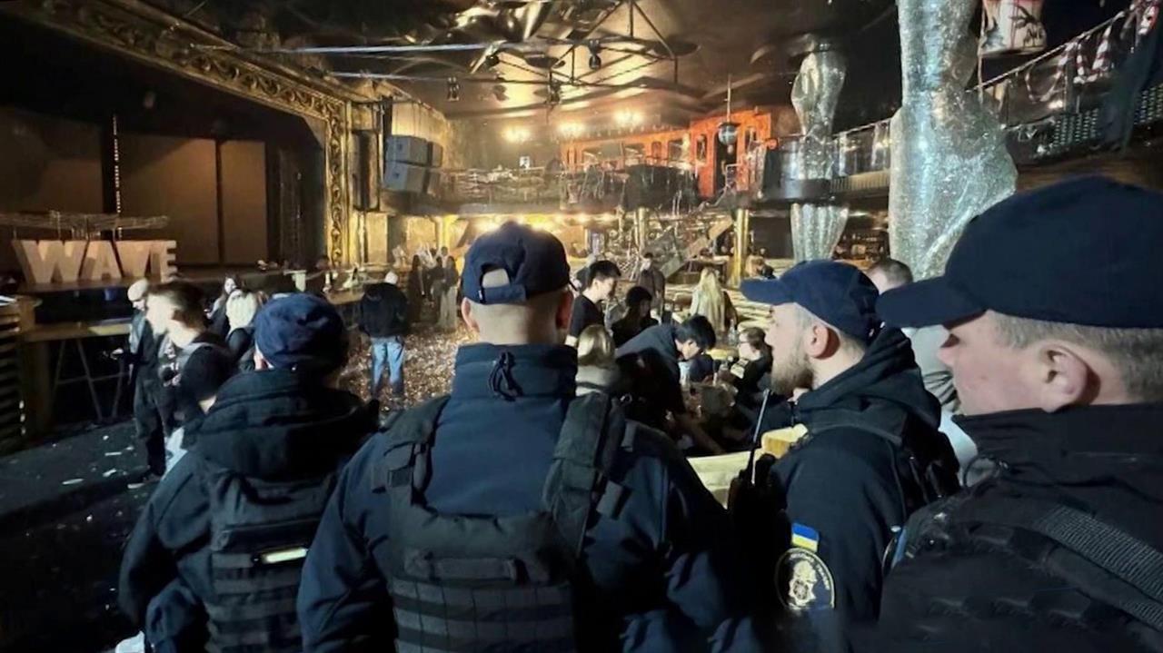 Из-за песни на русском полиция устроила погром в клубе