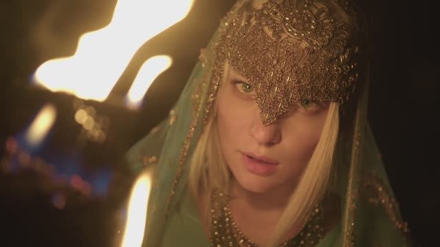 NIKA DUBIK, M Clis, Зори Бэнд – Искры Интро Хакасия (Еthnic Deluxe Remix)