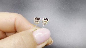 Пусеты с гранатом Размер камня 7x5 mmЮвелирная огранка Застежка бабочка (зажим) ГРА013