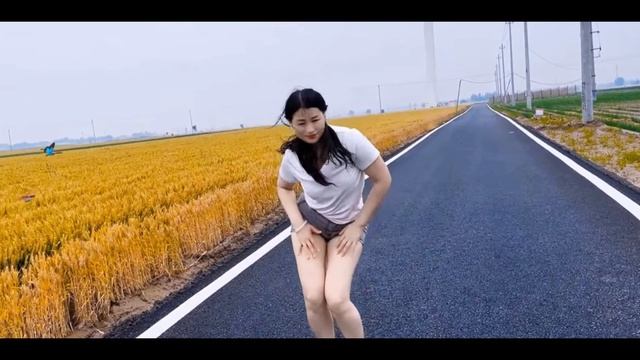 Прекрасная  Цин цин и её уникальный стиль шаффл..