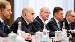 Мишустин: доля доллара и евро в расчетах РФ и КНР снизилась до минимума