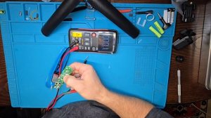 Починил триммер Braun. Замена аккумуляторов. Этот вариант подойдёт для большинства машинок для стриж