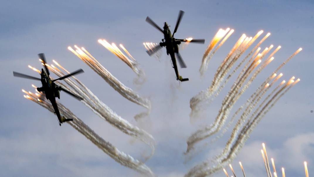 Ми-28НМ уничтожили пункт временной дислокации БПЛА ВСУ. Лучшее видео из зоны СВО