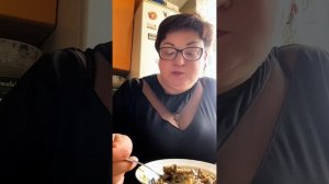 Очень вкусненько перекусили у мамочки/Мукбанг