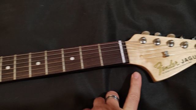 Обзор сборки китайской реплики Fender Jaguar Курта Кобейна смотреть онлайн