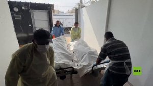 الصليب الأحمر يسلم 45 جثمانا لفلسطينيين إلى مستشفى ناصر الطبي في قطاع غزة