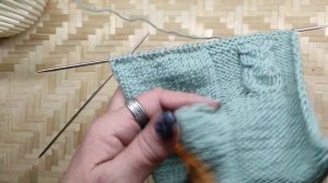 Две совушки для варежки...#вязание #вязаниеспицами #handmade