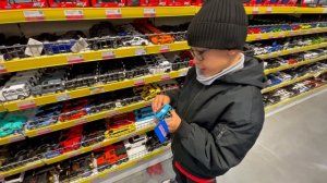 #ДамирЧернов в магазине игрушек покупает ружье 23.10.2025