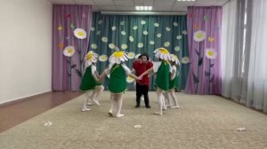 Павлова Лилия Витальевна - Народно-стилизованный танец "Ромашка"