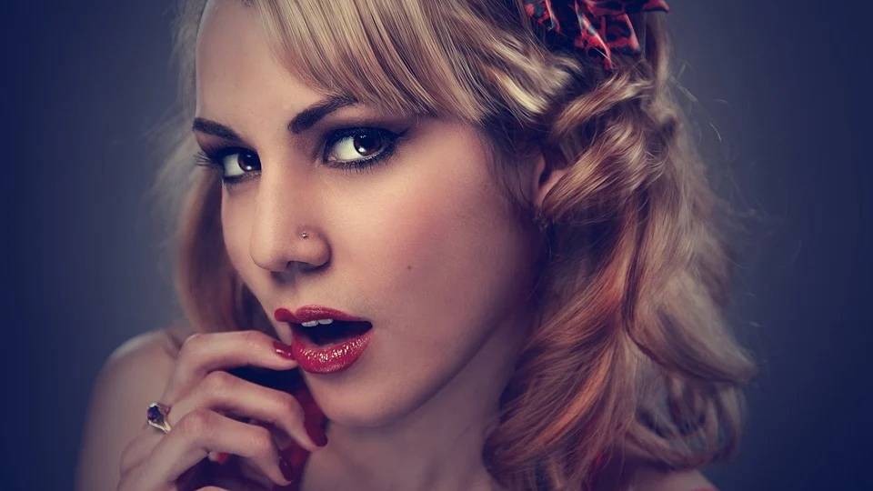 Жрицы любви (путаны, гетеры, киприды) / эротическая лирика / секс, интим / любовь, отношения / 18+