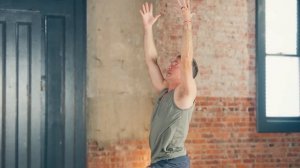 10-минутная утренняя силовая йога: Пробудите свое тело и разум