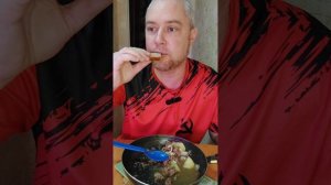 Мукбанг, консерва армейский запас с лучком и картошкой в сковородке. #мукбанг #еданакамеру