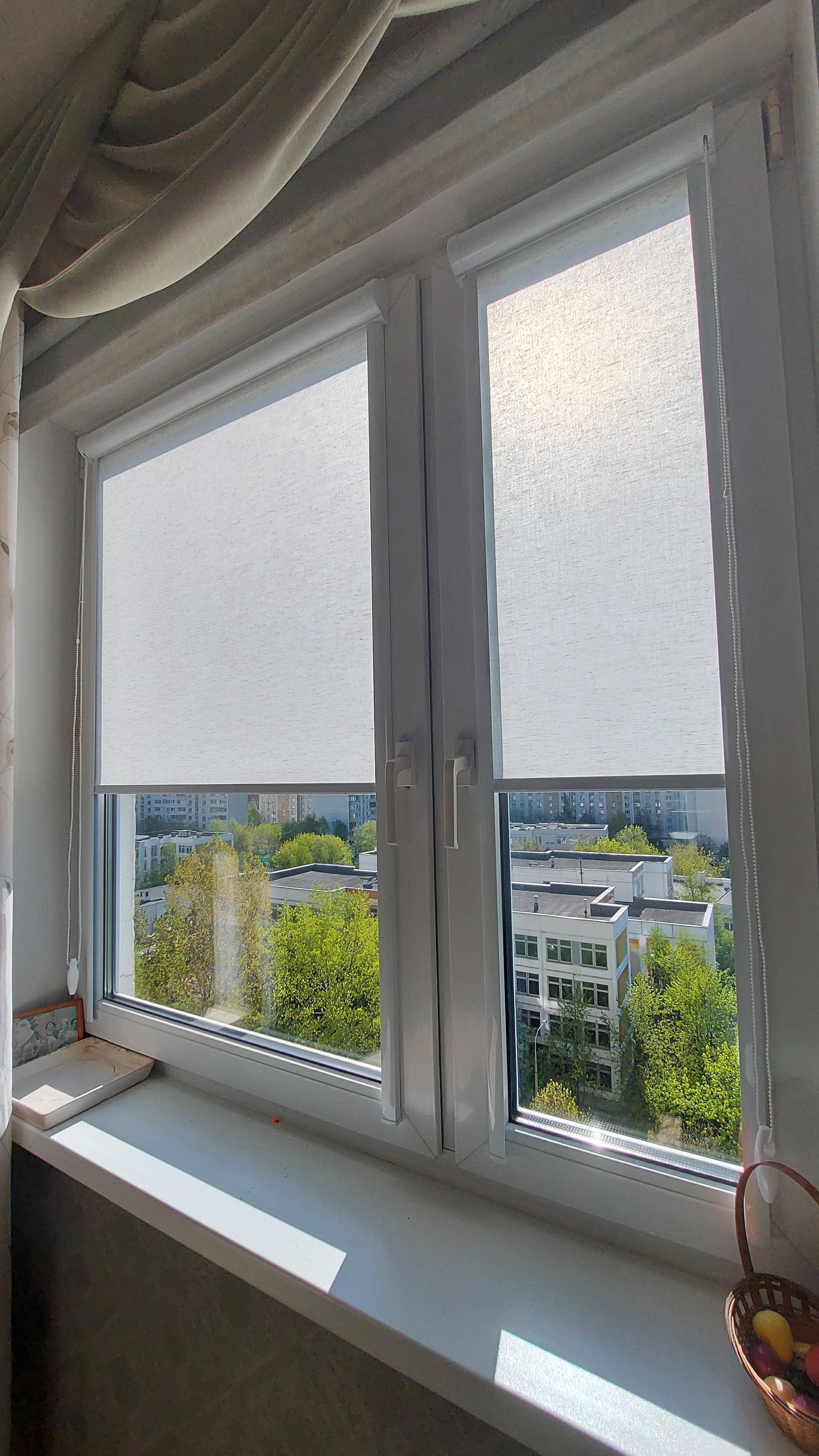 Кассетные рулонные шторы УНИ 2. Ткань Сахара бежевый.