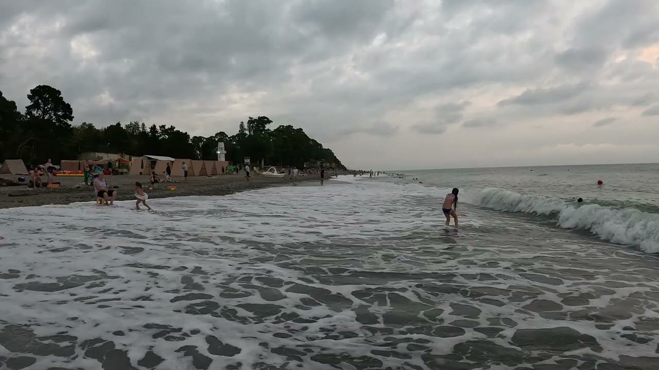 Пляж посёлка Агудзера в Абхазии