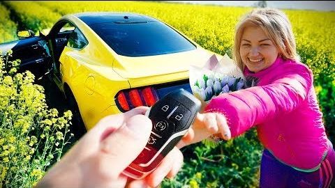 ПОДАРИЛ ДЕВУШКЕ МАШИНУ МЕЧТЫ!