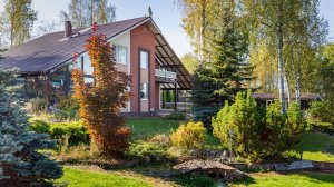 Коттедж с баней из бруса и зоной отдыха на участке. Экологически чистый, престижный Зеркальный мкр.