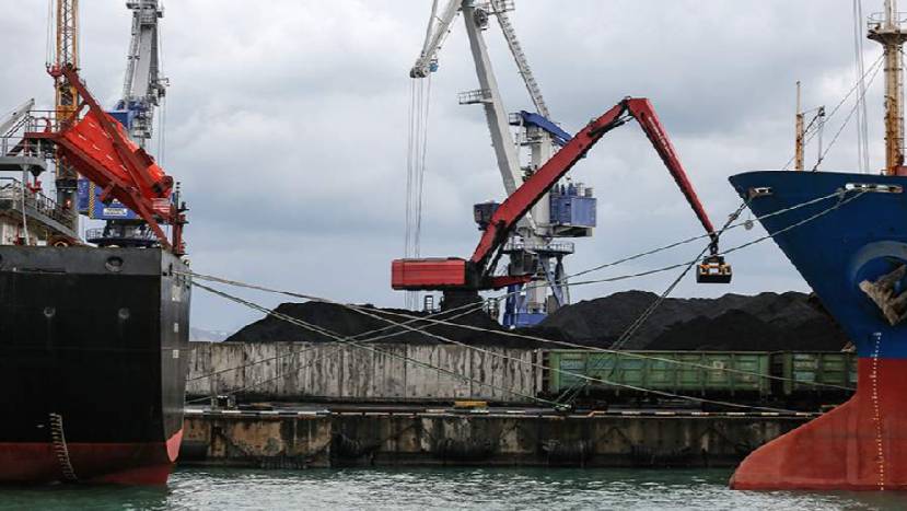 В результате атаки БПЛА на порт Туапсе повреждены два иностранных судна