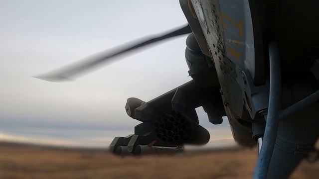 Пуск многоцелевой ракеты с вертолетолета Ми-28НМ. смотреть онлайн