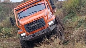 Грузовой триал в парке Павлова.