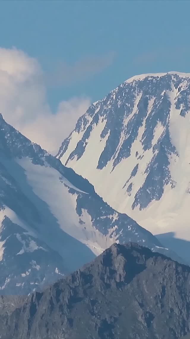 БОЛЬШОЙ ГОРНЫЙ АЛТАЙ. Россия и Казахстан. Гора Белуха смотреть онлайн