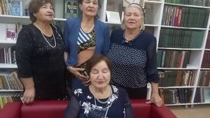 Песня: "Поезд оставил дымок"...