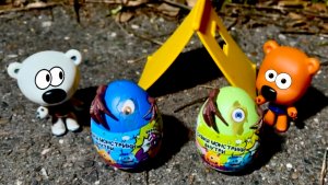 Мимимишки игрушки идут в поход 🏕️ нашли сюрпризы. Кто в них? Мультики с игрушками Видео для детей