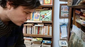 Книжные полки заполняются