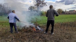 Убираем огород. Сожгли траву, ветки. Вареники с капустой. Жизнь станичная на пенсии.