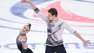 Фигуристы Бойкова и Козловский выиграли этап Гран-при в Красноярске