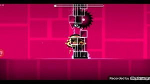 играю в geometry dash