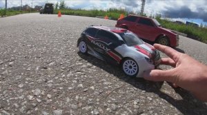 Latrax rally. Мелкая, но достаточно быстрая машинка