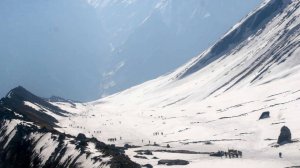 Россиян нет среди пропавших после схода лавины в Непале альпинистов