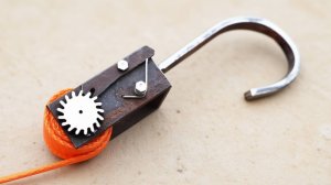 САМОДЕЛЬНЫЙ РЕМЕНЬ-СТЯЖКА: Как сделать мощный храповик за 10 минут!