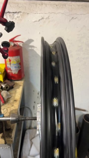 Правка переднего колеса мотоцикла