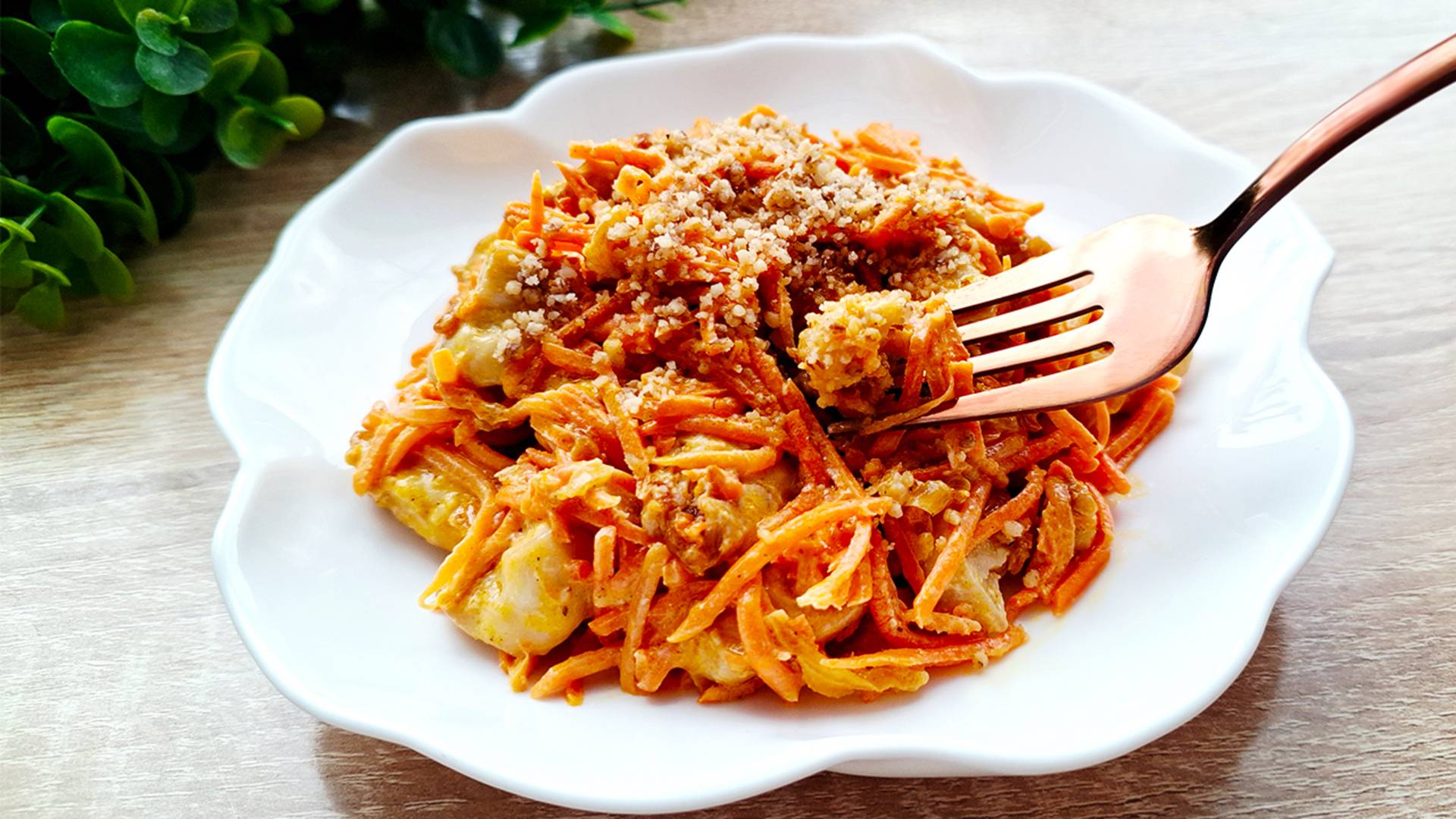 Потрясающе Вкусный Салат с морковкой по-корейски и курицей! Просто, быстро и сытно!