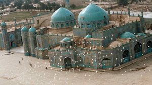 Землетрясение в Афганистане частично разрушило всемирно известную Голубую мечеть в Мазари-Шарифе