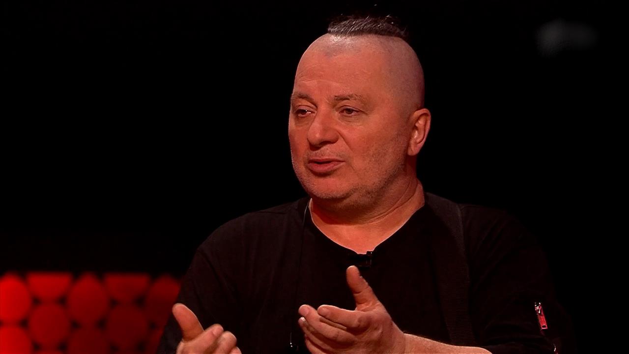 "Колдует девушка" - Самойлов оценил версию трека "Черная луна" к триллеру "Август"