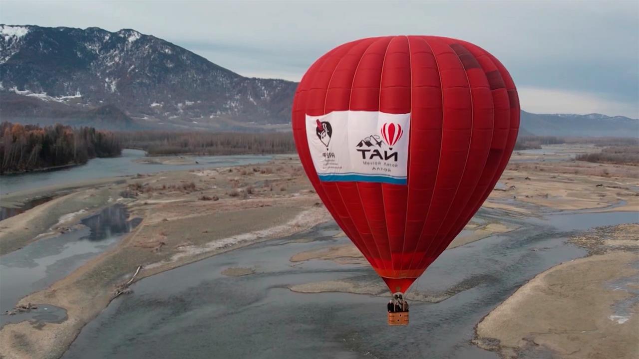 На Алтае ветеран СВО создал федерацию воздухоплавателей.